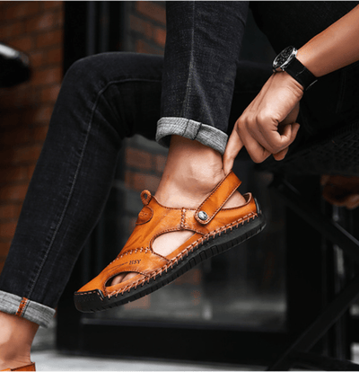 Men’s Sandals with Adjustable Strap Design