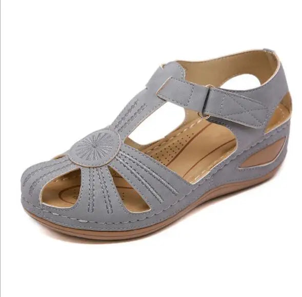 Adjustable Closed-Heel Women's Sandals with Hook-and-Loop Strap