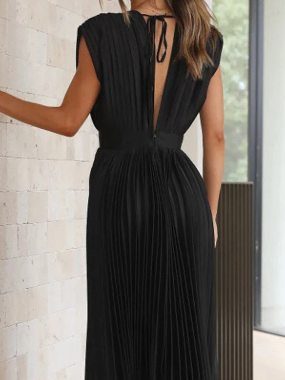 Women's Pleated V-Neck Cap Sleeve Maxi Dress