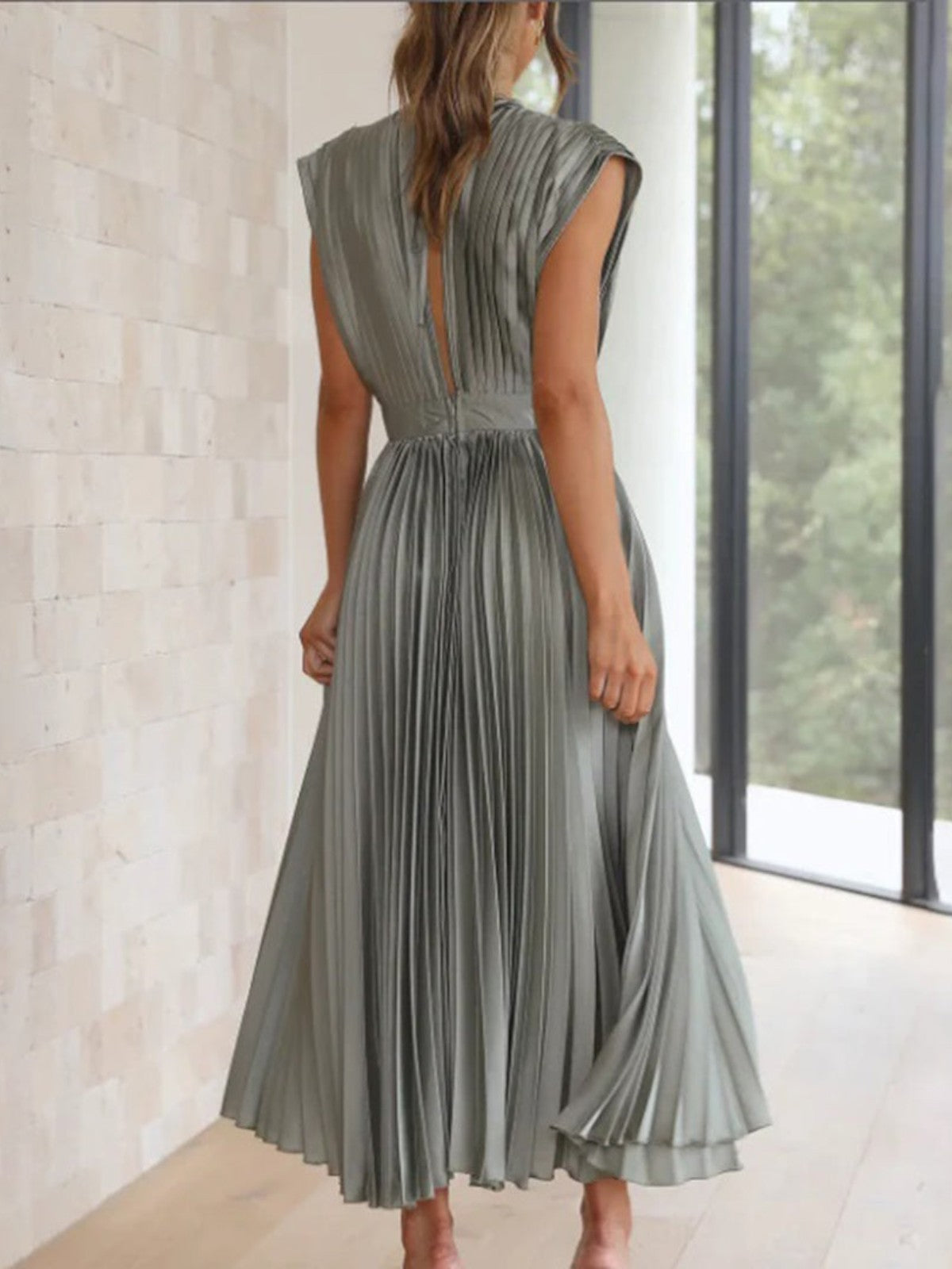 Women's Pleated V-Neck Cap Sleeve Maxi Dress