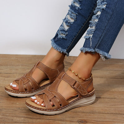 Women’s Summer Sandals with Interwoven Straps and Hook-and-Loop Closure