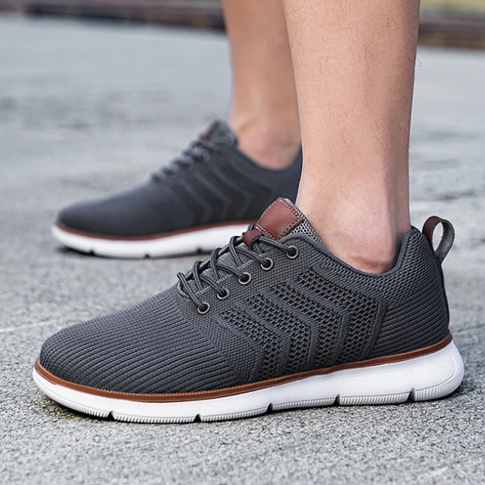 Men’s Lace-Up Sneakers for Everyday Wear