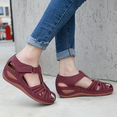 Adjustable Closed-Heel Women's Sandals with Hook-and-Loop Strap