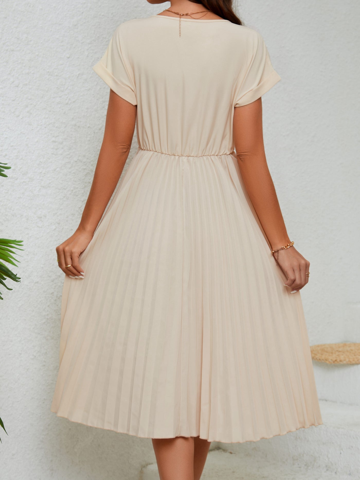 Women's O-neck short Sleeve Pleated Midi Dress