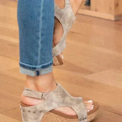Women’s Wedge Sandals with Elegant Design