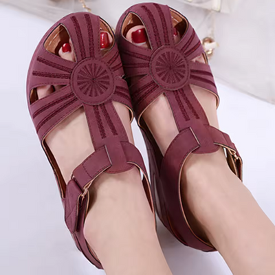 Adjustable Closed-Heel Women's Sandals with Hook-and-Loop Strap